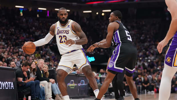 lebron james de'aaron fox kings